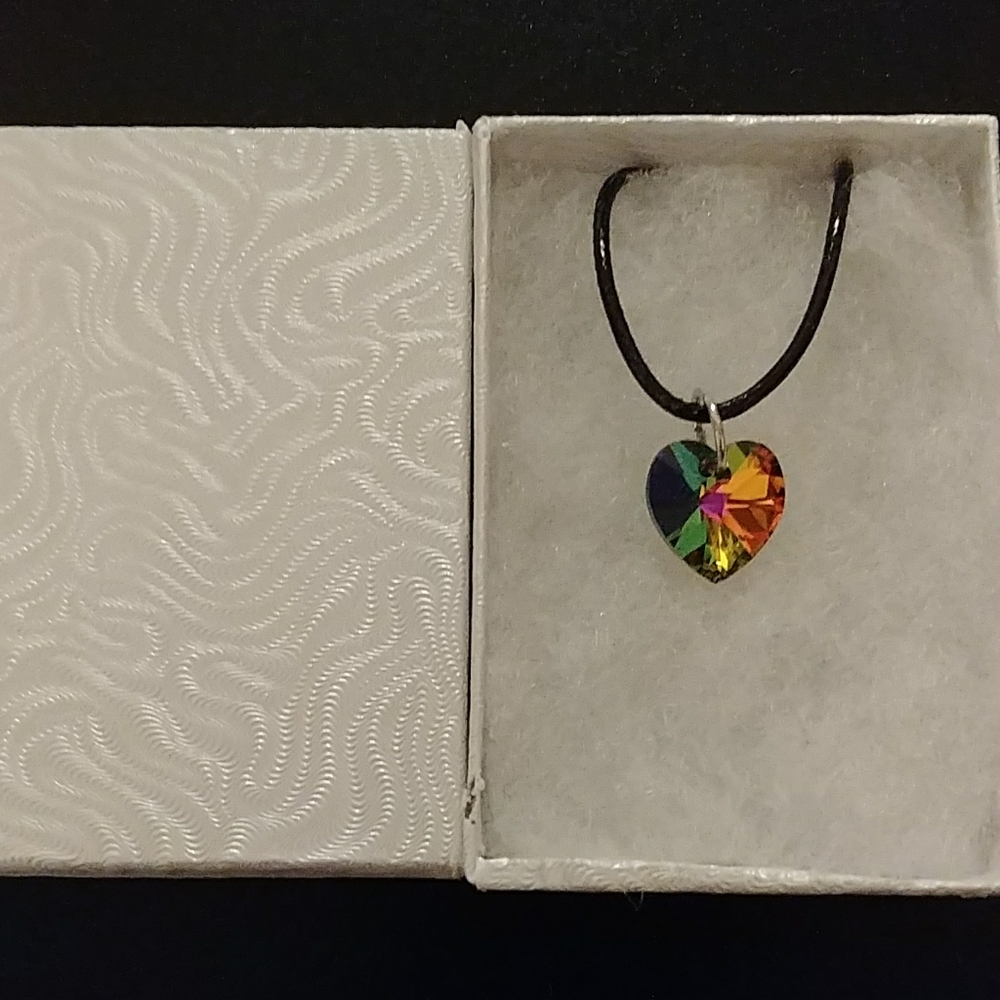 Minnesota Green Crystal Heart Necklace - Picture 8 of 8
